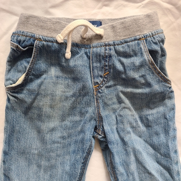4T Girls Jeans Old Navy Stretchy boot cut - Picture 3 of 6